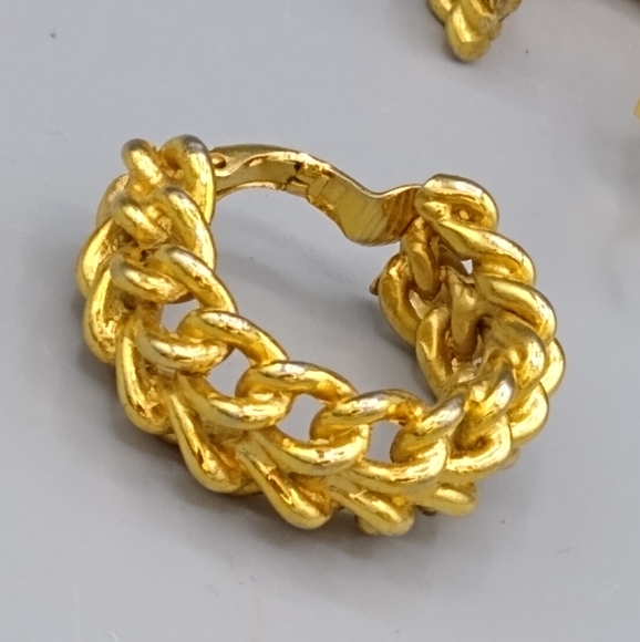 Gold tone Braided Hoop Knitted Woven Twisted Link Clip on Earrings Vintage - Picture 10 of 12